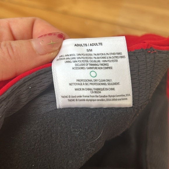 Hudson's Bay Company Wool Winter Hat Canada Olympics Unisex Fleece Red 2014 NWT - Picture 9 of 9